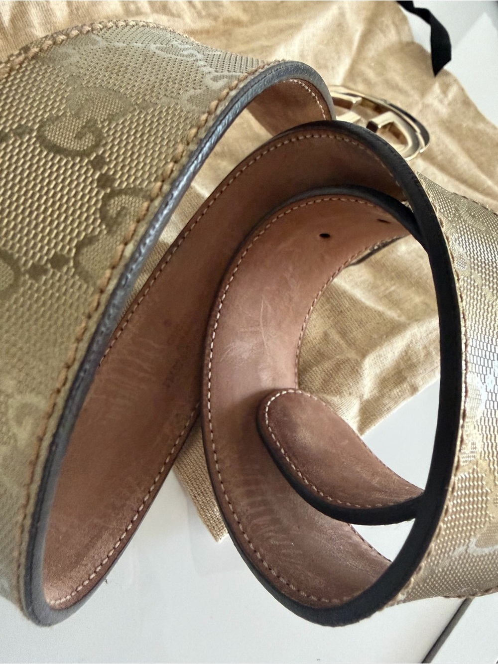 Gucci Beige Canvas Leather Belt with Gold GG Buckle - Picture 5 of 12